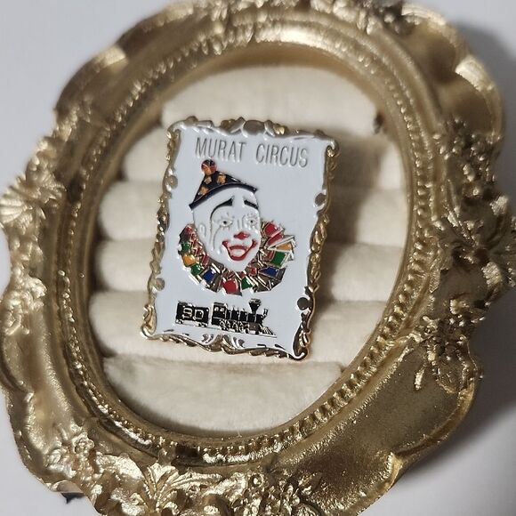 VINTAGE MURAT CIRCUS CLOWN COLLECTIBLE PIN RARE - Picture 2 of 4